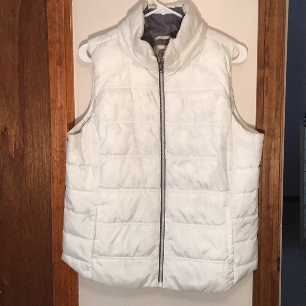 White puffer vest
